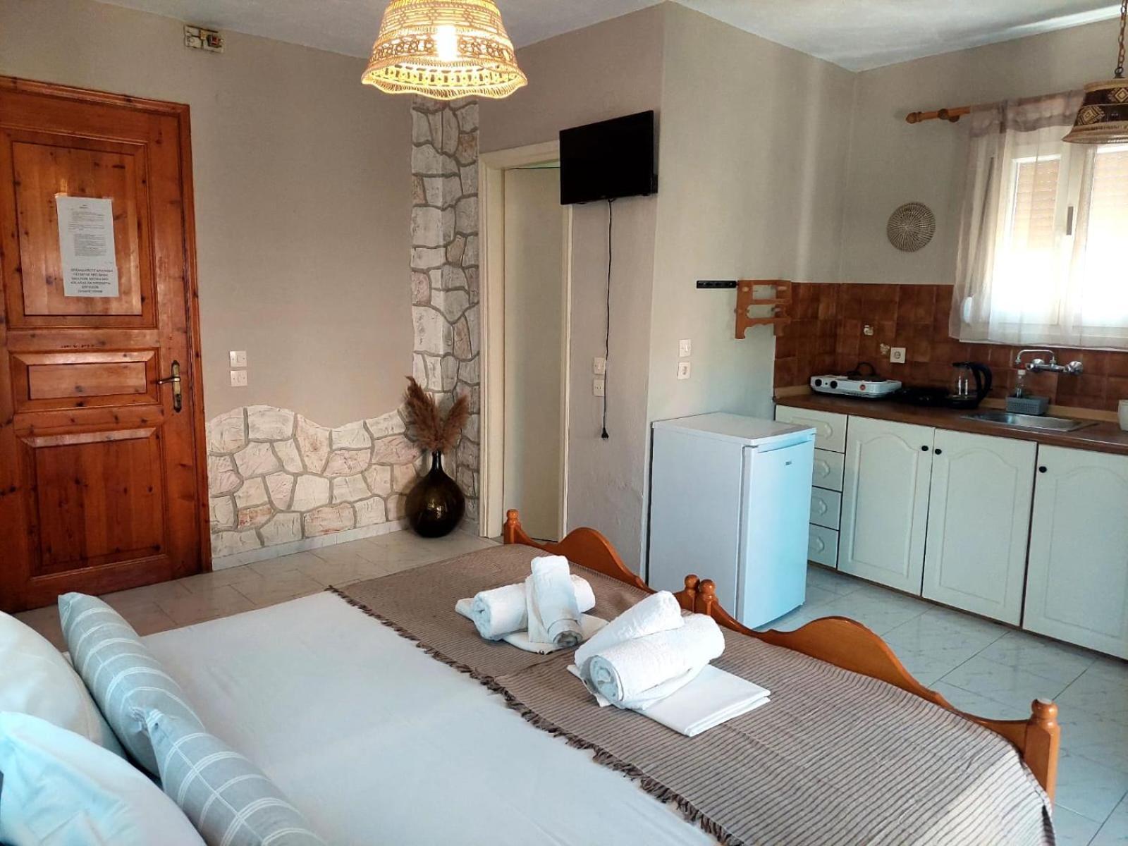 Georgia Apartments Stafylos Oda fotoğraf